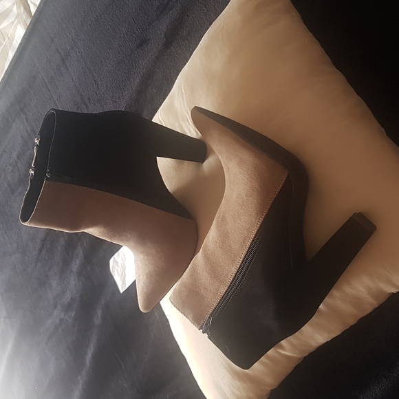 Ankle boots - Picture 1 of 4